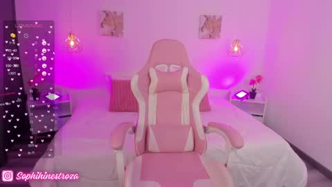 Snapshot of whiteatenea chatting on March 3, 8:05 am whiteatenea online show from March 3, 8:05 am