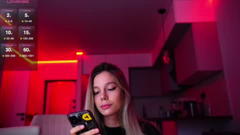 Snapshot of whitebanny chatting on December 16, 6:21 am Kate  online show from December 16, 6:21 am