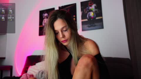 Snapshot of whitebanny chatting on January 21, 5:09 pm Kate  online show from January 21, 5:09 pm