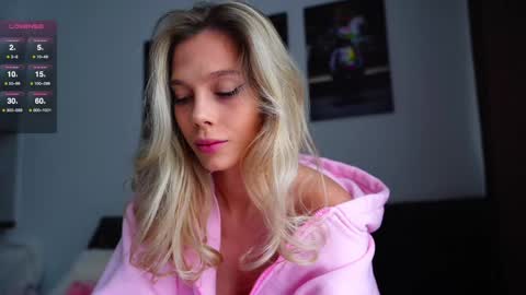 Snapshot of whitebanny chatting on February 6, 10:48 am Kate  online show from February 6, 10:48 am