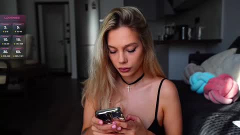 Snapshot of whitebanny chatting on February 10, 9:47 am Kate  online show from February 10, 9:47 am