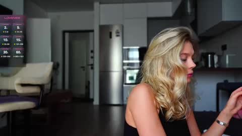 Snapshot of whitebanny chatting on February 11, 9:53 am Kate  online show from February 11, 9:53 am