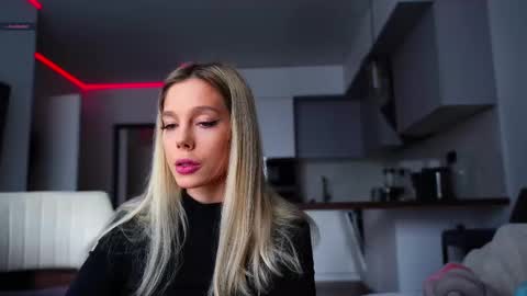 Snapshot of whitebanny chatting on February 21, 9:02 am Kate  online show from February 21, 9:02 am