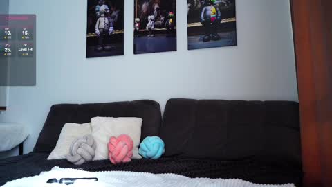 Snapshot of whitebanny chatting on March 4, 9:29 am Kate  online show from March 4, 9:29 am