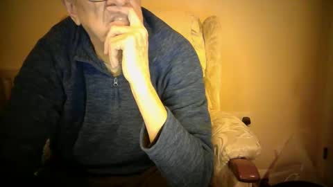 whitebriefs009 online show from December 3, 4:27 pm