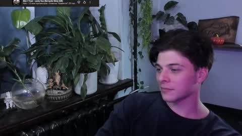 Gus online show from November 10, 8:52 pm