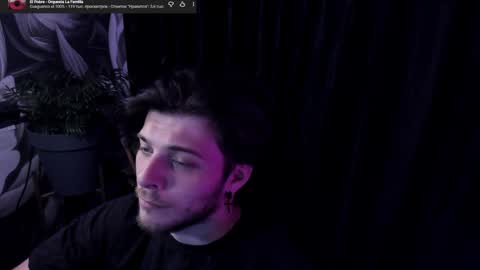 Snapshot of whiteegrimm chatting on May 14, 7:09 pm Gus online show from May 14, 7:09 pm