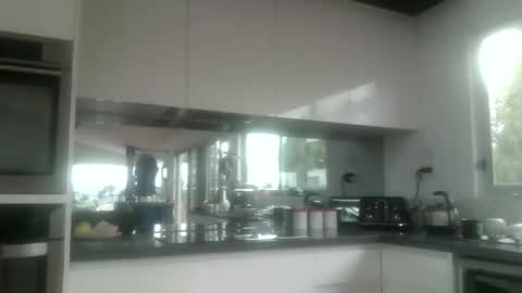 whitepantieman online show from January 19, 9:55 pm