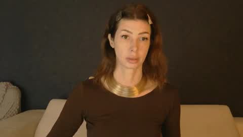 White Queen online show from September 19, 5:31 am