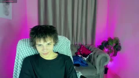 Snapshot of whiterabbit342 chatting on October 20, 5:02 pm Geoffrey online show from October 20, 5:02 pm