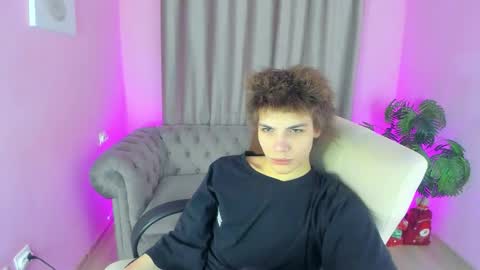 Snapshot of whiterabbit342 chatting on January 17, 4:54 pm Geoffrey online show from January 17, 4:54 pm