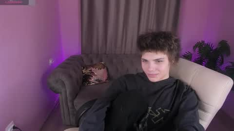 Snapshot of whiterabbit342 chatting on February 7, 6:55 pm Geoffrey online show from February 7, 6:55 pm