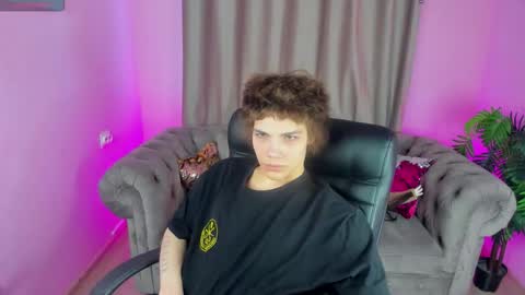 Snapshot of whiterabbit342 chatting on March 18, 2:09 pm Geoffrey online show from March 18, 2:09 pm