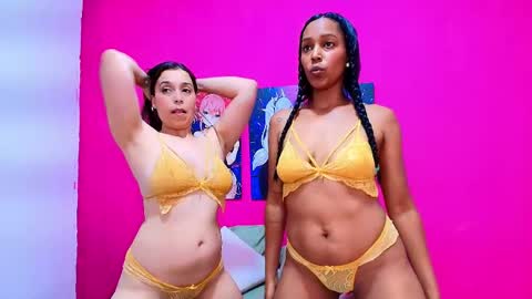 Snapshot of whites_and_black chatting on June 3, 11:54 pm whites_and_black online show from June 3, 11:54 pm