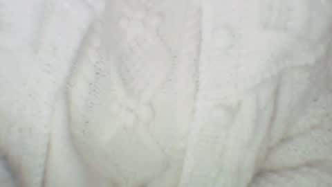 whitesweater online show from December 5, 8:00 am