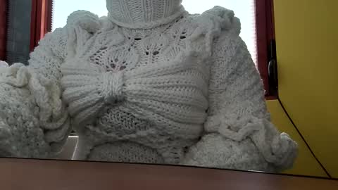 whitesweater online show from September 29, 6:07 am