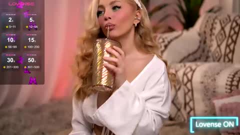 whitneyandrews online show from February 14, 5:59 am