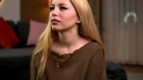 whitneyandrews online show from April 6, 3:37 am