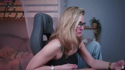 whitneypunnch online show from January 15, 2:54 pm