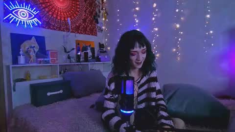 Snapshot of whoalexxa chatting on November 7, 9:15 pm Alexa online show from November 7, 9:15 pm