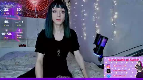 Snapshot of whoalexxa chatting on January 8, 6:48 am Alexa online show from January 8, 6:48 am