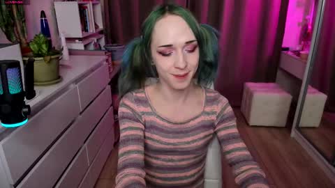 Snapshot of whoalexxa chatting on March 25, 4:13 pm Alexa online show from March 25, 4:13 pm