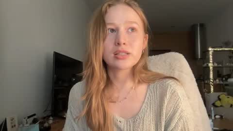 Snapshot of whoisalisa chatting on June 29, 10:15 am Alisa online show from June 29, 10:15 am