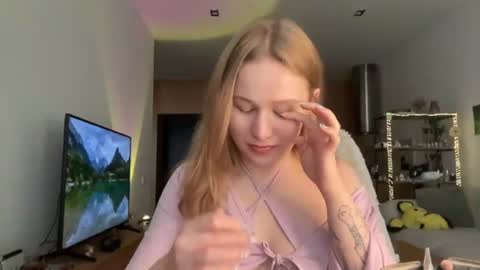 Snapshot of whoisalisa chatting on July 15, 8:08 am Alisa online show from July 15, 8:08 am