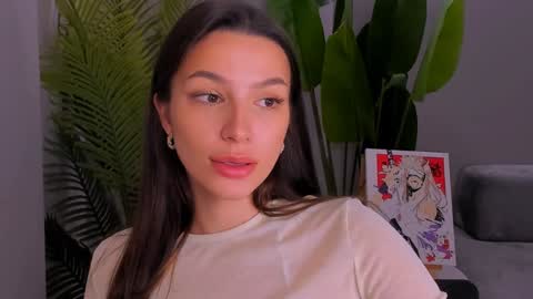 whoislulu online show from December 5, 9:50 pm