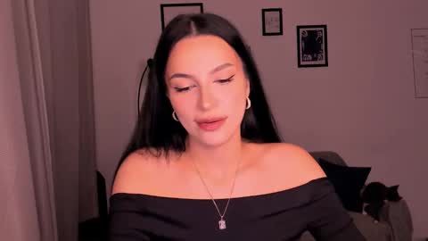 whoislulu online show from October 14, 6:20 pm