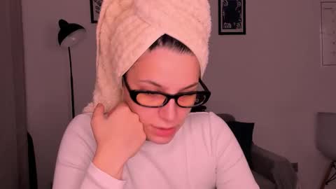 whoislulu online show from October 21, 6:52 pm