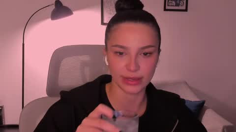 Snapshot of whoislulu chatting on April 30, 9:08 pm whoislulu online show from April 30, 9:08 pm
