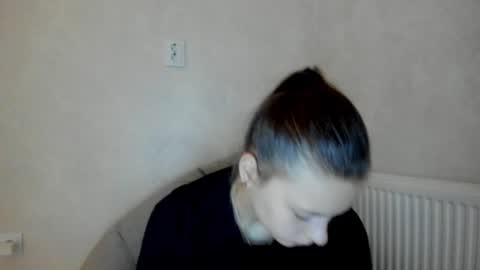 Snapshot of why_again_me chatting on December 8, 8:15 pm Veronica online show from December 8, 8:15 pm