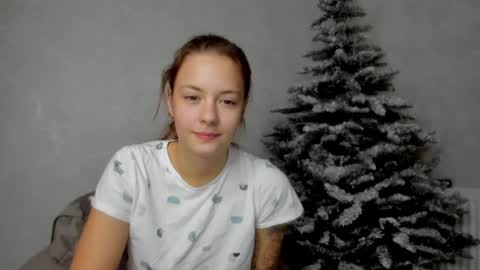 Snapshot of why_again_me chatting on December 13, 6:49 pm Veronica online show from December 13, 6:49 pm