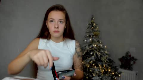 Snapshot of why_again_me chatting on December 25, 4:43 pm Veronica online show from December 25, 4:43 pm