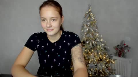 Snapshot of why_again_me chatting on December 28, 8:36 pm Veronica online show from December 28, 8:36 pm