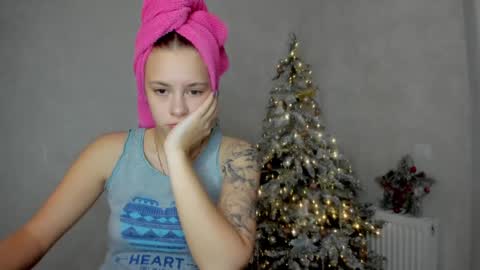 Snapshot of why_again_me chatting on January 2, 10:22 pm Veronica online show from January 2, 10:22 pm