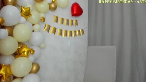 Snapshot of why_again_me chatting on January 20, 5:48 pm Veronica online show from January 20, 5:48 pm