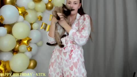 Snapshot of why_again_me chatting on January 20, 11:54 pm Veronica online show from January 20, 11:54 pm