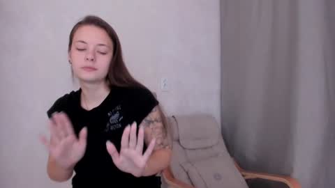 Snapshot of why_again_me chatting on February 2, 5:48 pm Veronica online show from February 2, 5:48 pm