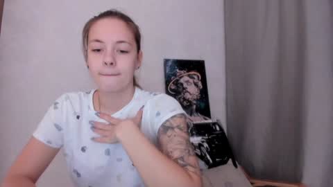 Snapshot of why_again_me chatting on February 3, 7:52 pm Veronica online show from February 3, 7:52 pm