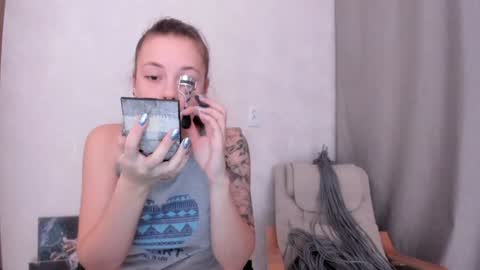 Snapshot of why_again_me chatting on February 6, 7:29 pm Veronica online show from February 6, 7:29 pm