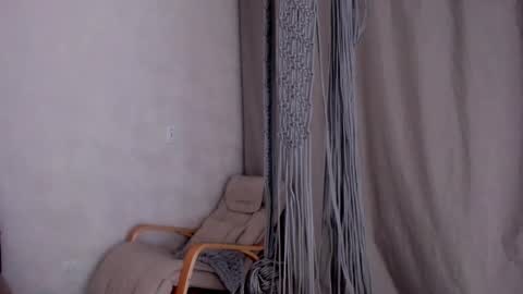 Snapshot of why_again_me chatting on March 2, 7:34 pm Veronica online show from March 2, 7:34 pm