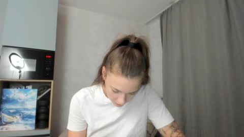 Snapshot of why_again_me chatting on September 12, 6:52 pm Veronica online show from September 12, 6:52 pm