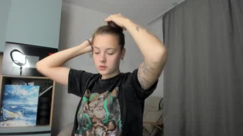 Snapshot of why_again_me chatting on September 13, 6:51 pm Veronica online show from September 13, 6:51 pm