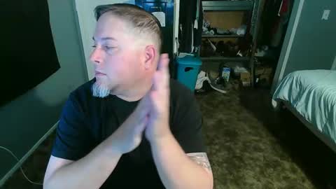 Snapshot of whydoidothis77 chatting on March 1, 9:39 pm whydoidothis77 online show from March 1, 9:39 pm