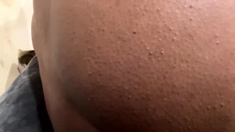 Snapshot of whyou12 chatting on November 22, 1:43 pm whyou12 online show from November 22, 1:43 pm