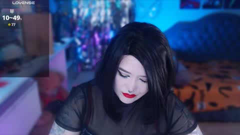 Laura  online show from January 25, 8:00 am