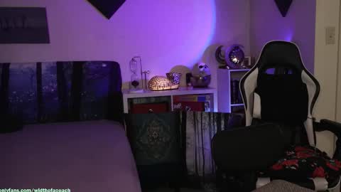 Gretchen  Jimmy online show from February 17, 1:46 am