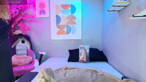 Snapshot of wife_mature chatting on June 5, 12:22 pm sussy online show from June 5, 12:22 pm